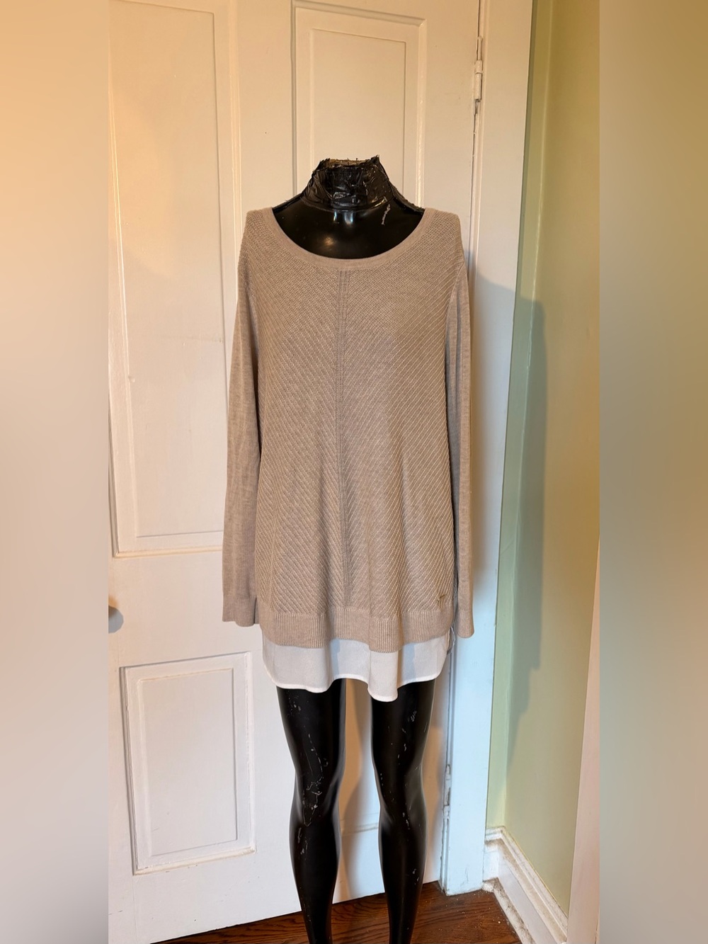 Calvin Klein Taupe Scoop Neck Lightweight Sweater - Size Large